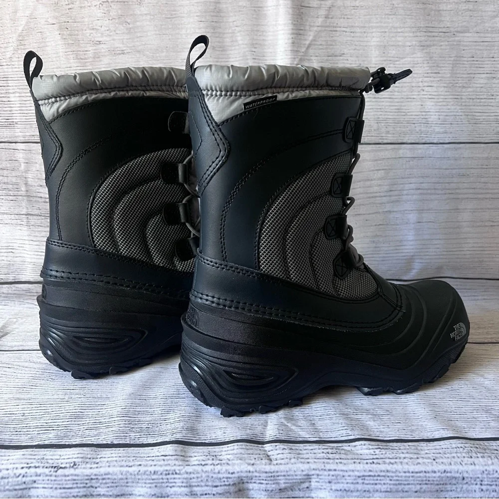The North Face Alpenglow IV Boots Black YOUTH Size 4